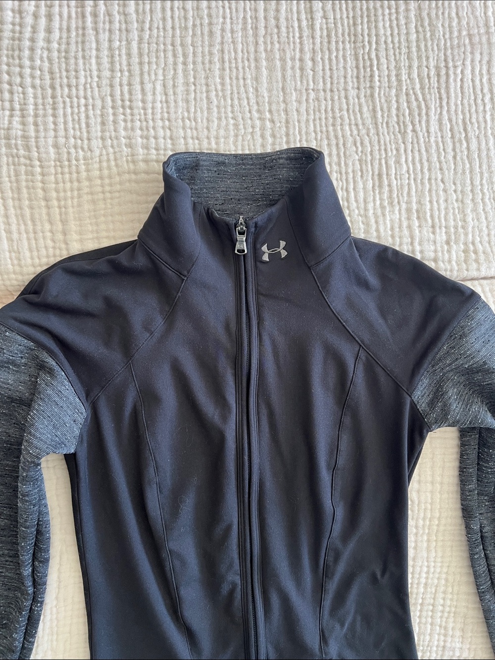 Under Armour Jacket with Charcoal Sleeves - Picture 4 of 14